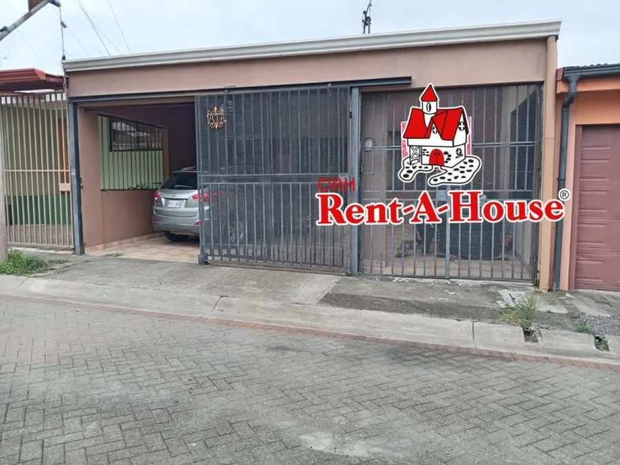 Venta casa de 3 niveles con jardín y seguridad, ideal para familia #26-1812 GS - Venta en La Unión