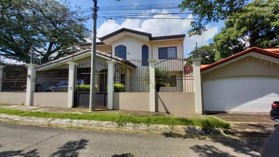 Casa en venta en Santa Ana, San José. RAH 22-2702 - Venta en Santa Ana