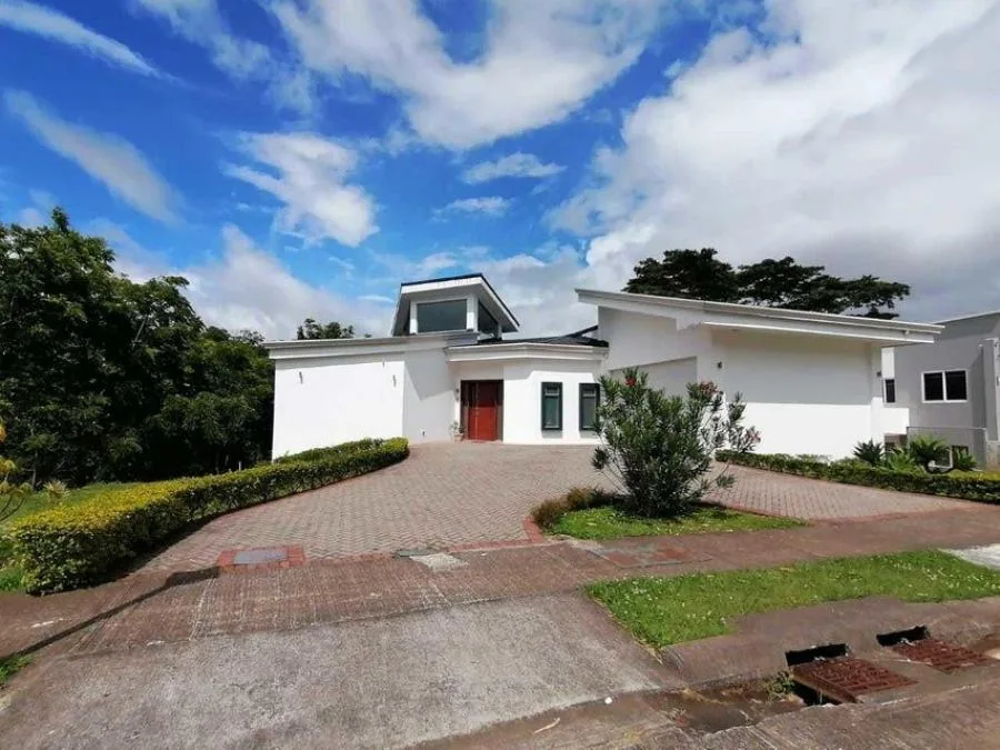 Casa en Venta en San Isidro, Heredia. RAH 24-1314 - Venta en San Isidro