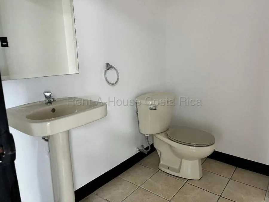 ???? Oportunidad Única – Oficina en Edificio Centro Colón   26-1247 - Alquiler / Renta en San José — photo 2