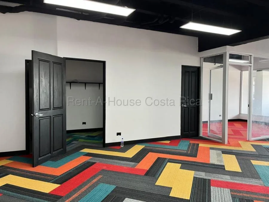 ???? Oportunidad Única – Oficina en Edificio Centro Colón   26-1247 - Alquiler / Renta en San José — photo 4