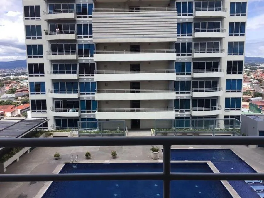 Cómodo apartamento en el piso 8 de las Torres Paseo Colón RAH 24-622 - Venta en Merced