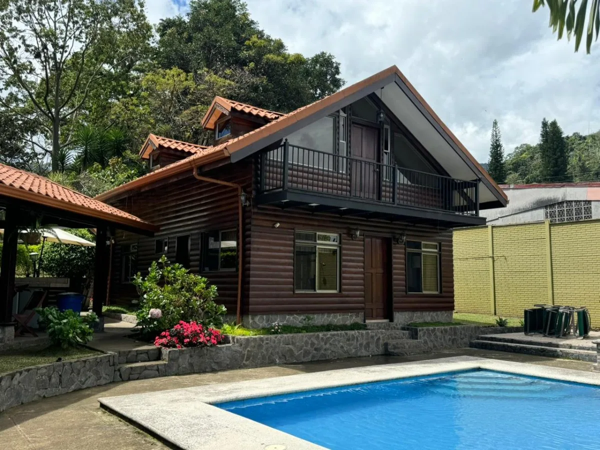 Hermosa cabaña familiar o para inversion Orosi Cartago - Venta en Orosí
