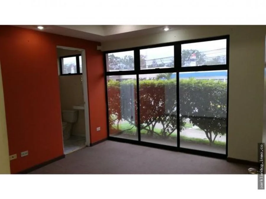 Edificio/ Oficinas en alquiler en El Barreal de Heredia. PDC7007953 - Alquiler / Renta en Heredia
