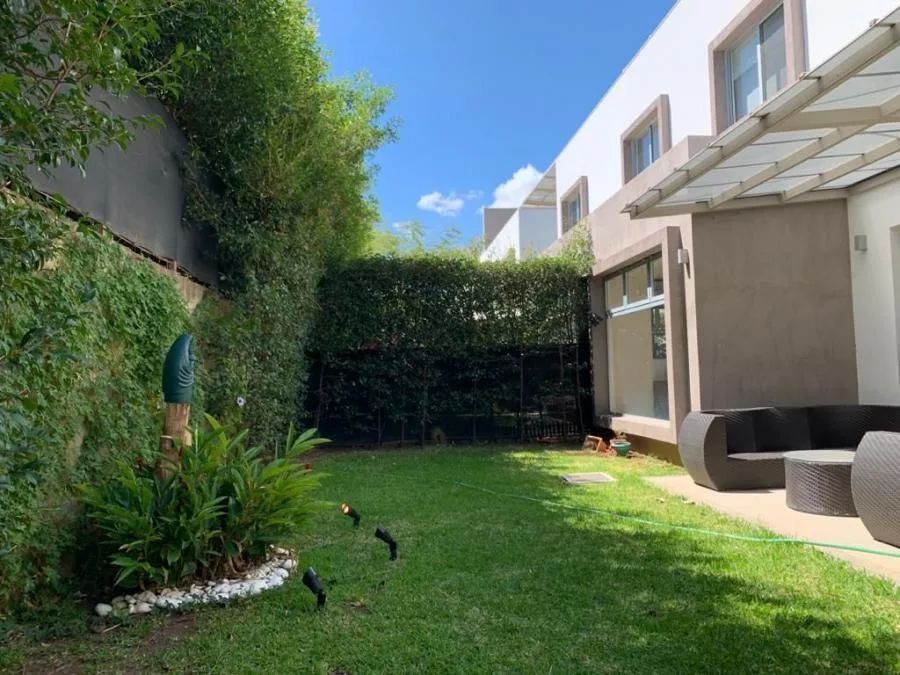 Casa en venta en condominio cerrado con excelentes amenidades y ubicación estratégica #24-652 GS - Venta en Santa Ana