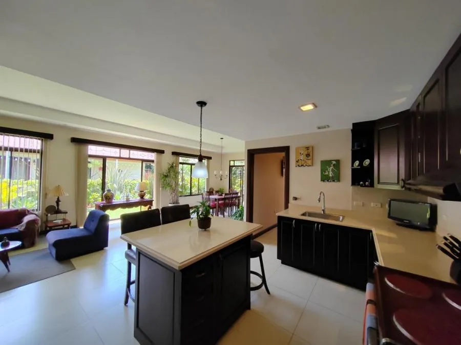Venta de Casa en Granadilla Curridabat MGA - Venta en Curridabat