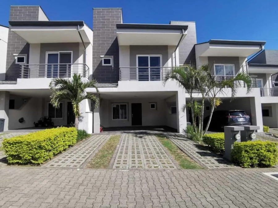 Casa en Venta en Escazú, San José. RAH 23-2798 - Venta en Escazú
