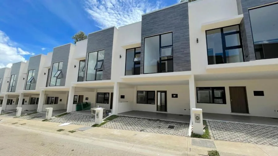 Alquiler de casa en condominio, Santa Ana. RAH 26-319 (NR) - Alquiler / Renta en Santa Ana