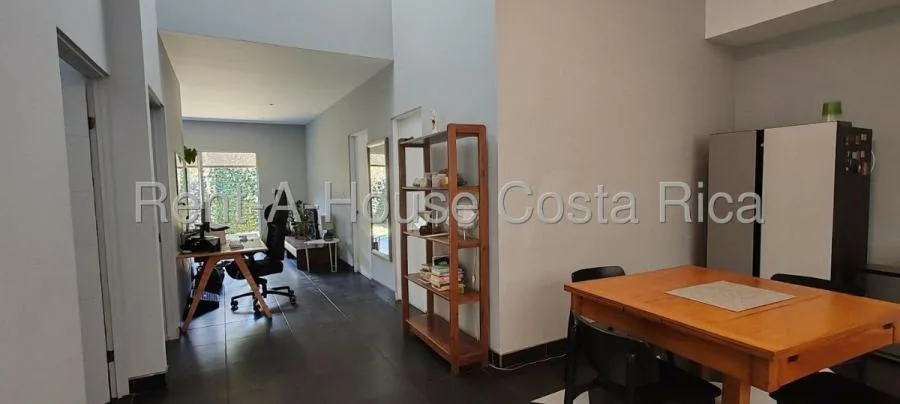 Alquiler de Casa en Ulloa-Heredia. - Alquiler / Renta en Ulloa