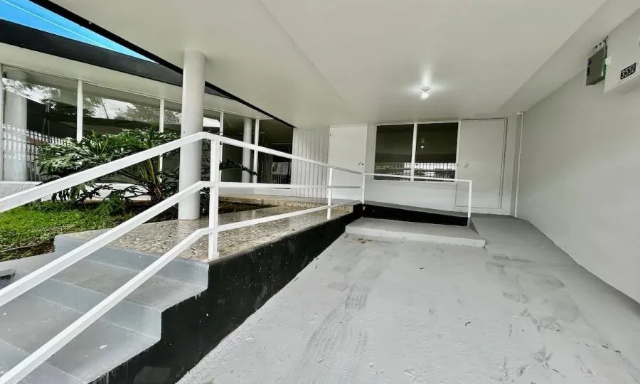 Alquiler de casa con uso Comercial en Barrio Escalante, San José #LL167 $3.500+IVA - Alquiler / Renta en San José — photo 2