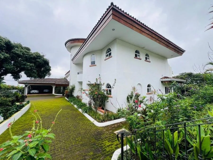 VENTA DE ESPECTACULAR  CASA EN SANTA BARBARA DE HEREDIA      PBR - Venta en Santa Bárbara