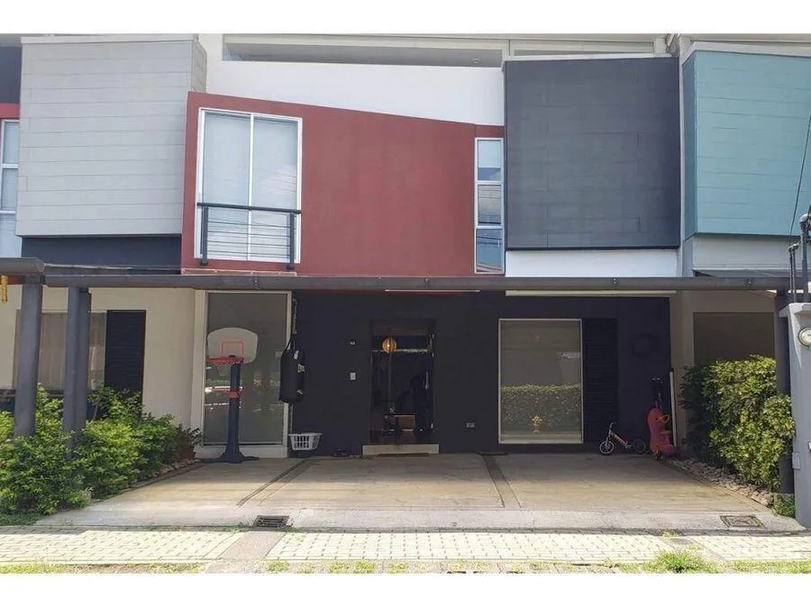 VENTA DE CASA EN SAN RAFAEL DE HEREDIA CL22-1859 - Venta en San Rafael