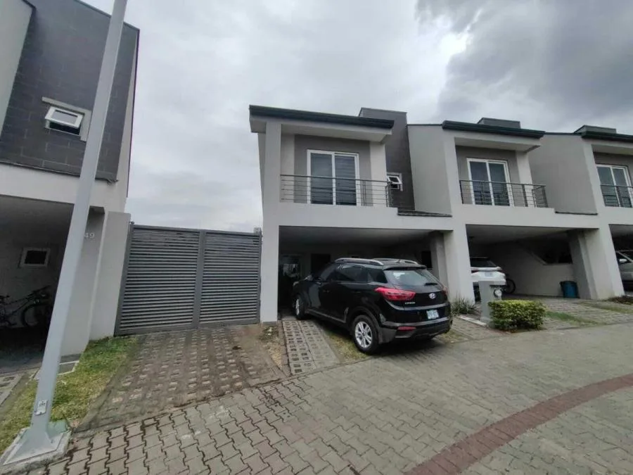 Casa en Alquiler en Escazú, San José. RAH 23-2460 - Alquiler / Renta en Escazú