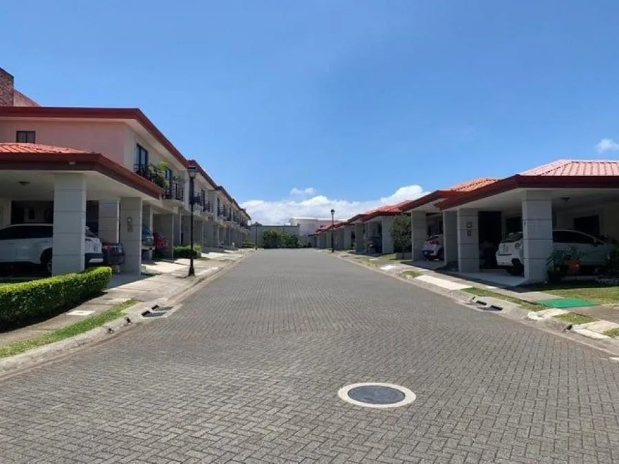 Venta de casa en condominio San Pablo Heredia - Venta en San Pablo