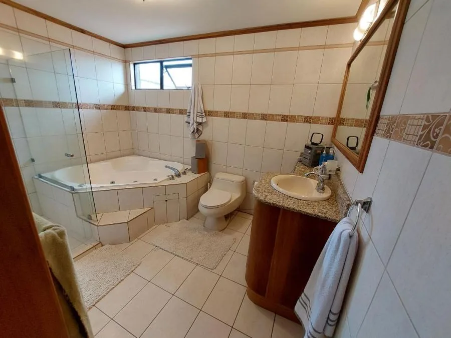 Casa en Venta con Vista al Bosque Ubicada en San Jose, Goicoechea  - Venta en Goicoechea — photo 5