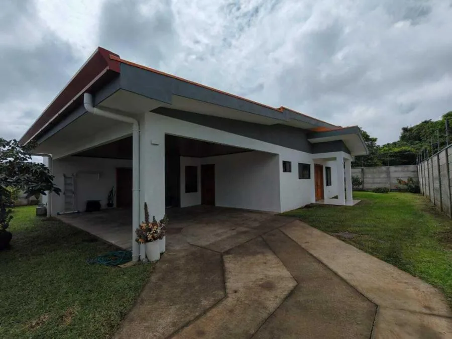 CASA EN VENTA, SANTO DOMINGO DE HEREDIA, Cod#25-984 - Venta en Santo Domingo