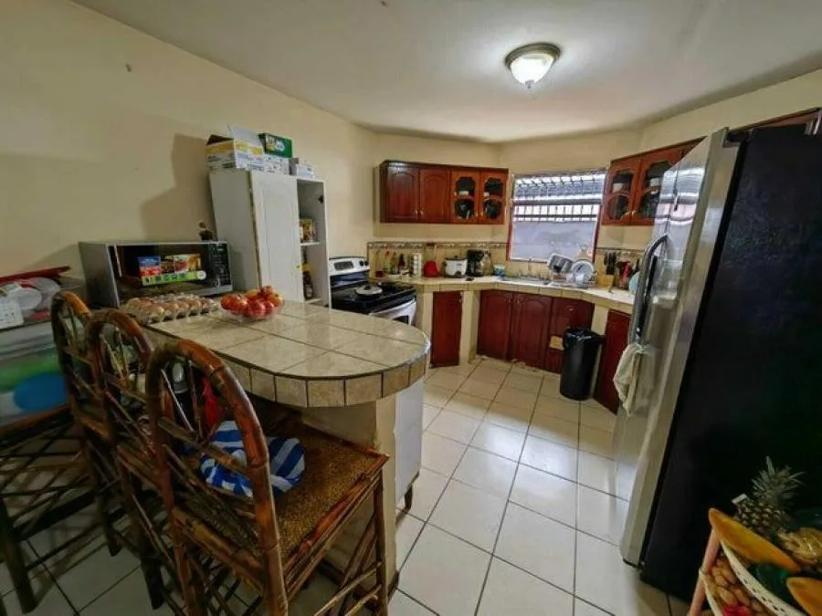 Casa con jardin en La Isla de Moravia RAH 232370 - Venta en Moravia — photo 3