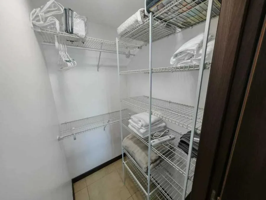 Venta de apartamento en piso 8 en Torre de Paseo Colón, San José US$ 235,000 #TP6617 - Venta en San José — photo 2