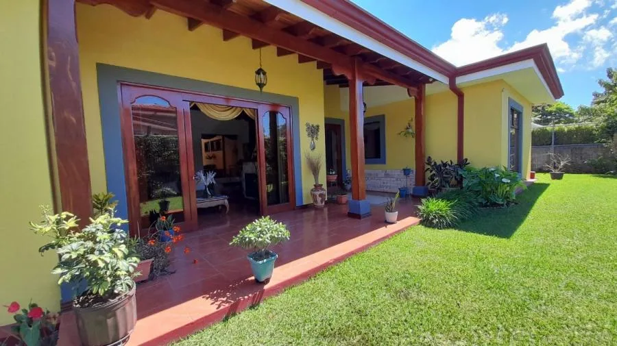 Venta de Casa en lote de 743 m2 en San Rafael Coronado MGA - Venta en Vasquez de Coronado