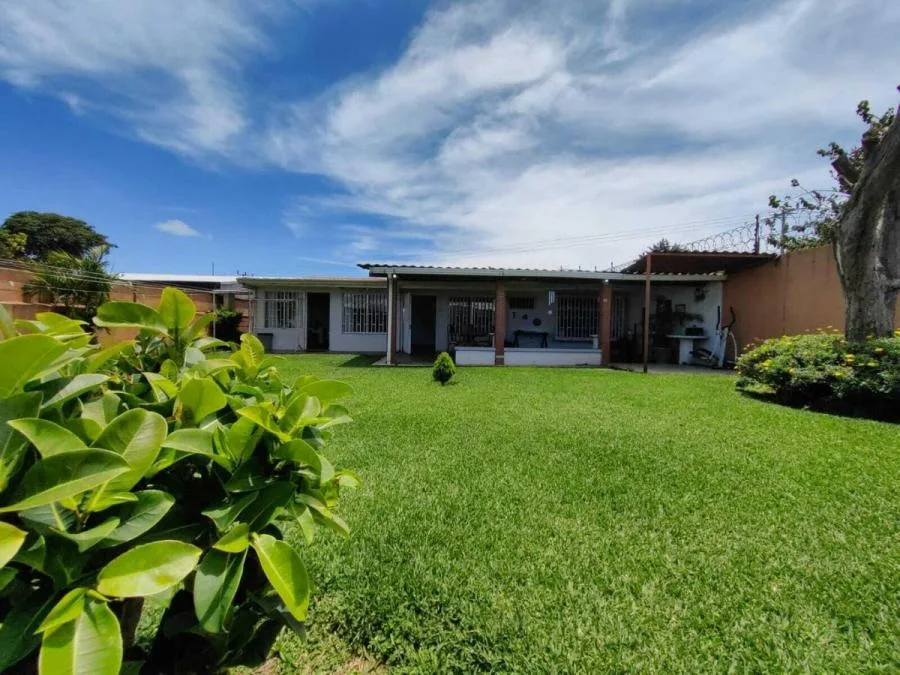 CASA EN VENTA EN EL CARMEN DE GUADALUPE RAH 24226  - Venta en Guadalupe