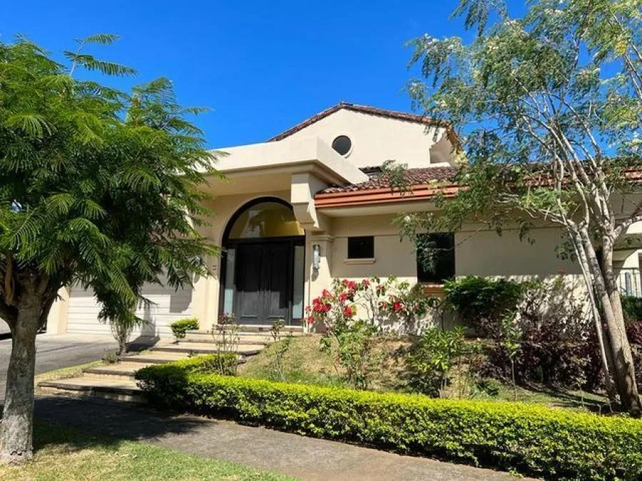 SE VENDE CASA EN SAN JOSÉ, SANTA ANA - Venta en Santa Ana