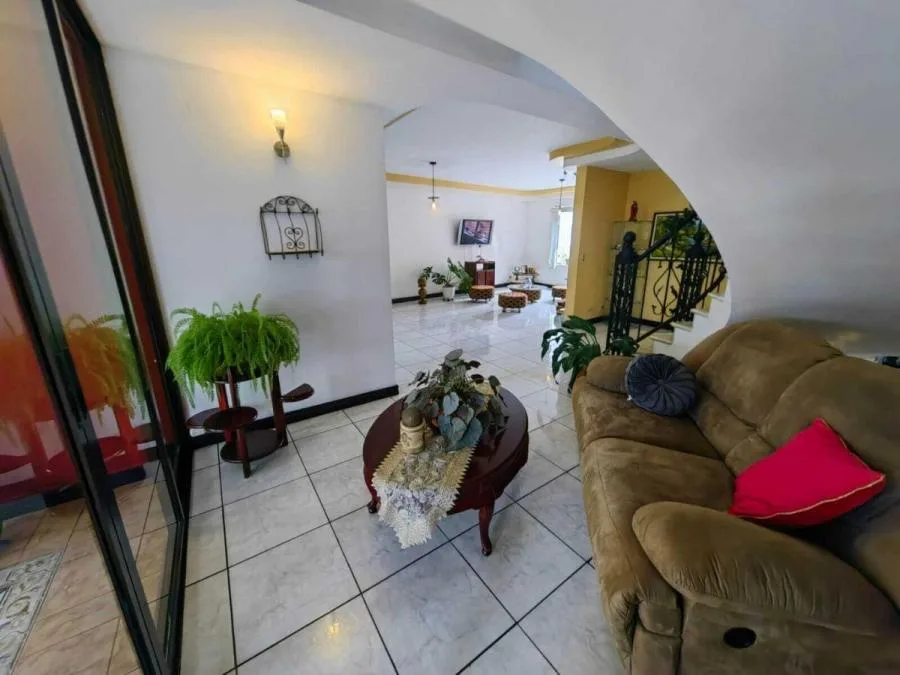 CASA EN VENTA EN LOS COLEGIOS DE MORAVIA RAH 233563  - Venta en Moravia — photo 3