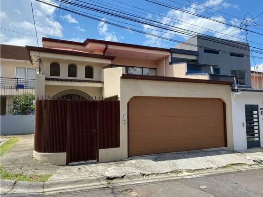 Venta casa en condominio de 4 habitaciones ideal para familia o inversión #26-1913 GS - Venta en San José
