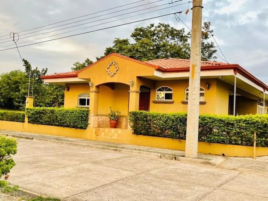 Venta de Casa en Orotina - Venta en Pacific Sun Residecias