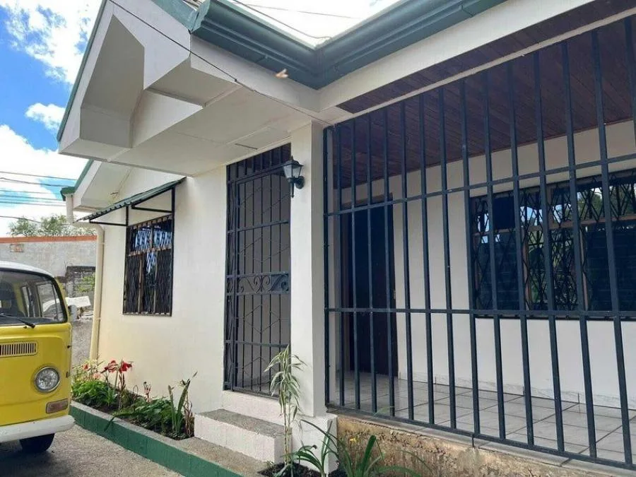 CASA EN VENTA EN DESAMPARADOS, cod: CTL 24-799 - Venta en Desamparados