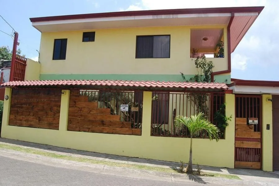 CASA EN VENTA EN EL CARMEN DE GUADALUPE RAH 231304  - Venta en Guadalupe