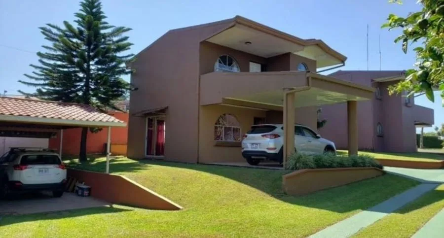 Se vende propiedad con tres casas en Cartago - Venta en San Ramón — photo 5