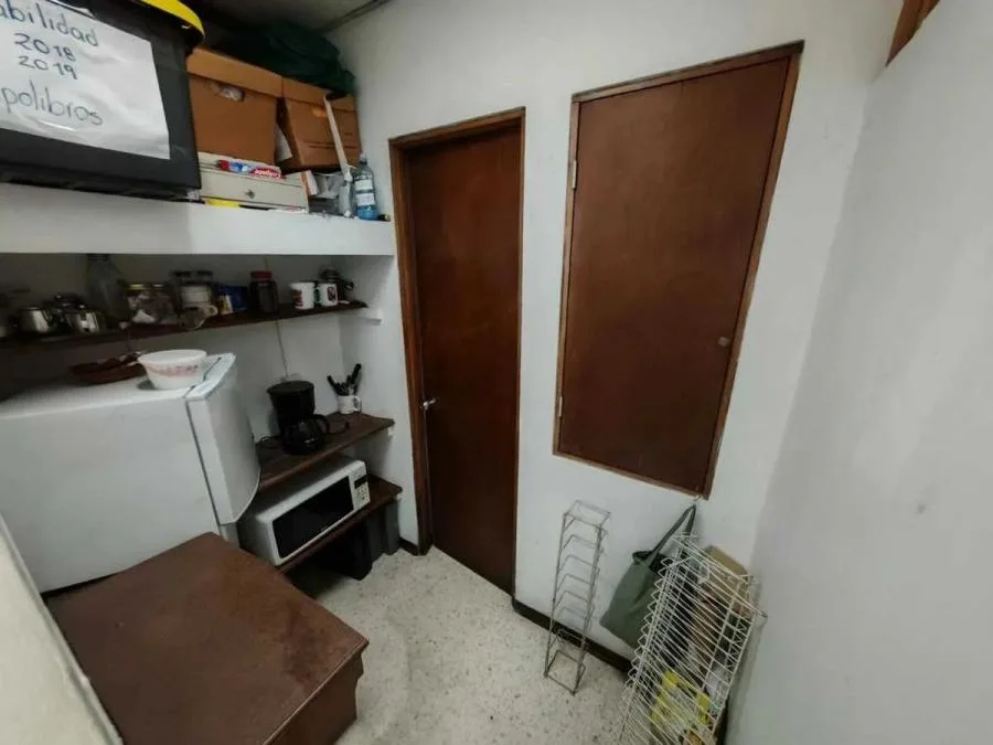 Alquiler de local comercial de un nivel en Barrio La California, San José - Alquiler / Renta en Barrio La California — photo 3