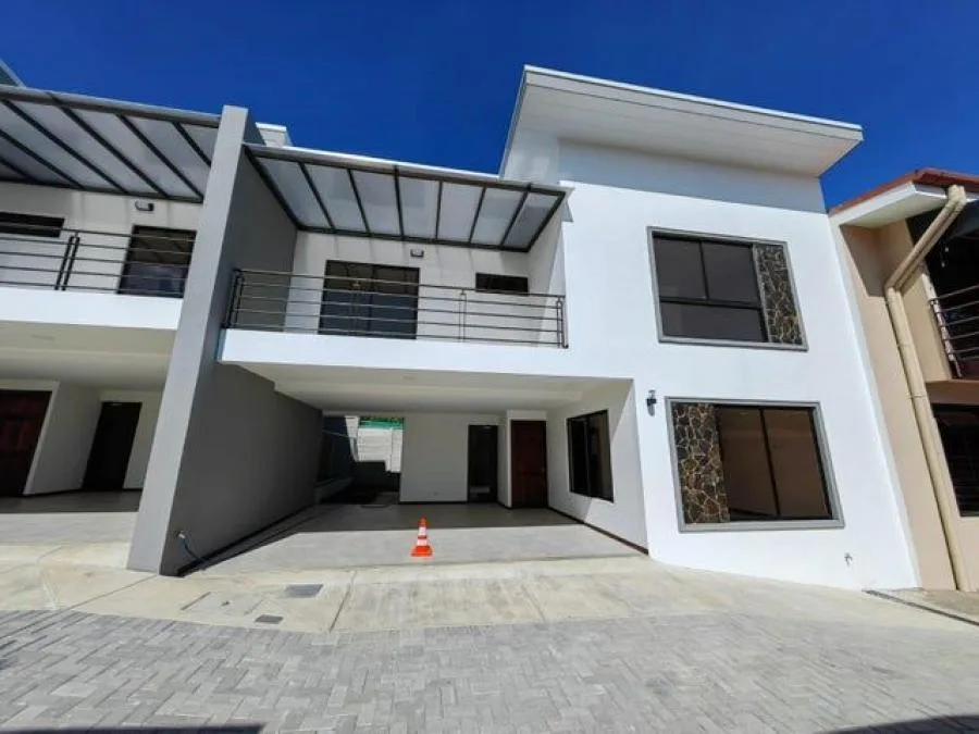 Alquiler de Casa en Ciudad Colón San José - Alquiler / Renta en Mora