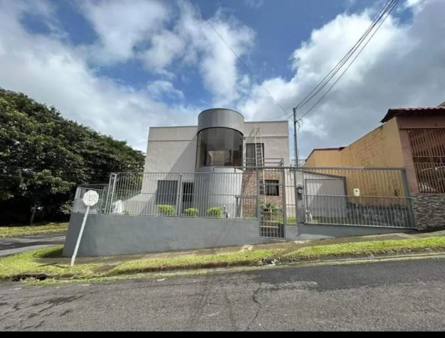 Venta de Casa en La Guácima de Alajuela. RAH 26-1778 - Venta en Alajuela