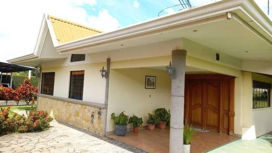 VENTA DE CASA EN SANTA ANA SAN JOSÉ CL22-417 - Venta en Santa Ana
