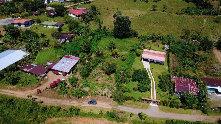 EN VENTA: LOTE RESIDENCIAL DE 2000 m² EN MIRAFLORES, PÉREZ ZELEDÓN - Venta en Perez Zeledón — photo 2