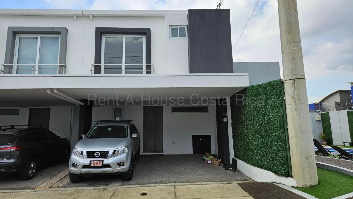 Se vende casa en Ulloa Heredia 26-1777 - Venta en Heredia