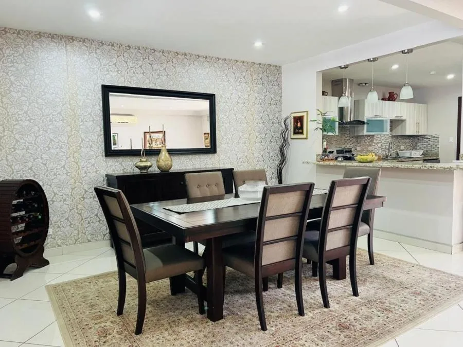 Venta de Casa con terraza en condominio en San Rafael Escazu MGA - Venta en Escazú