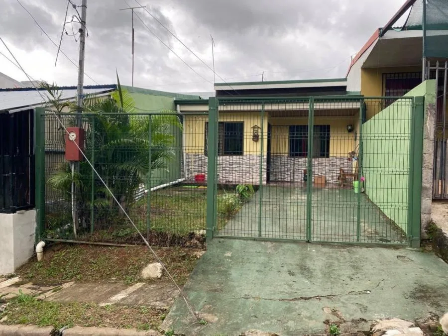 Venta de Casa en Urb Juan Pablo II, Orotina ( JR ) - Venta en Orotina