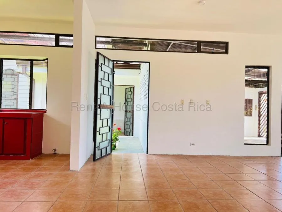 Casa con apartamento independiente y uso mixto oportunidad #26-1707 GS - Venta en Vasquez de Coronado — photo 2