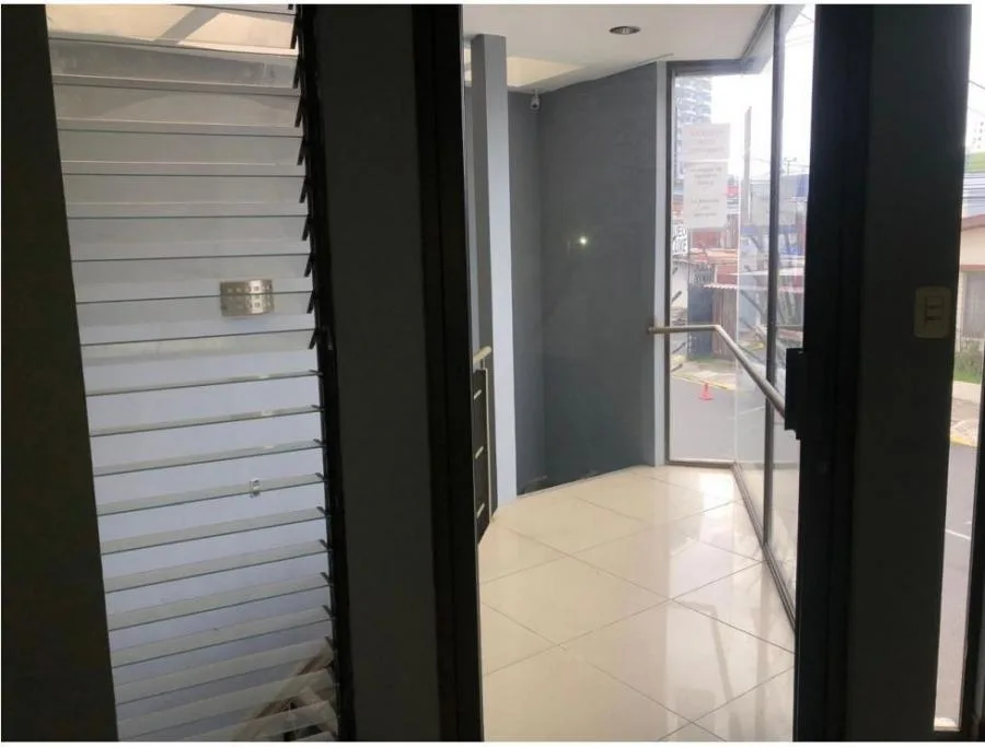 Venta de edificio comercial en Paseo Colón, San José US$1,450,000 #EL002 - Venta en San José