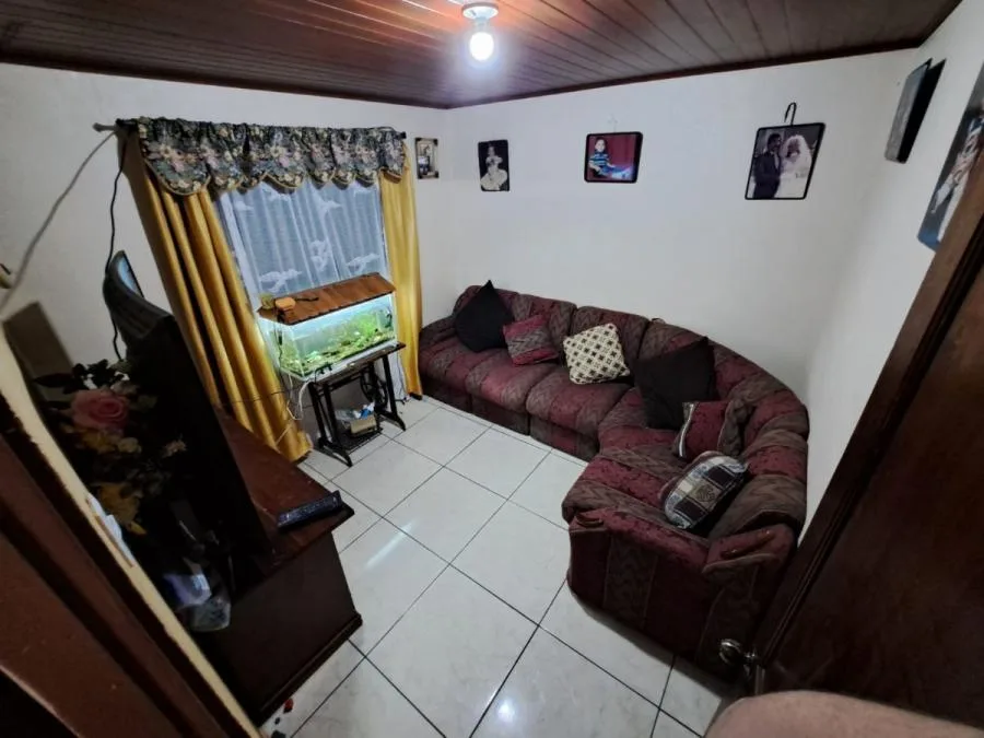 Venta de Casa con 6 habitaciones en Cedros Montes de Oca MGA - Venta en Montes de Oca — photo 4