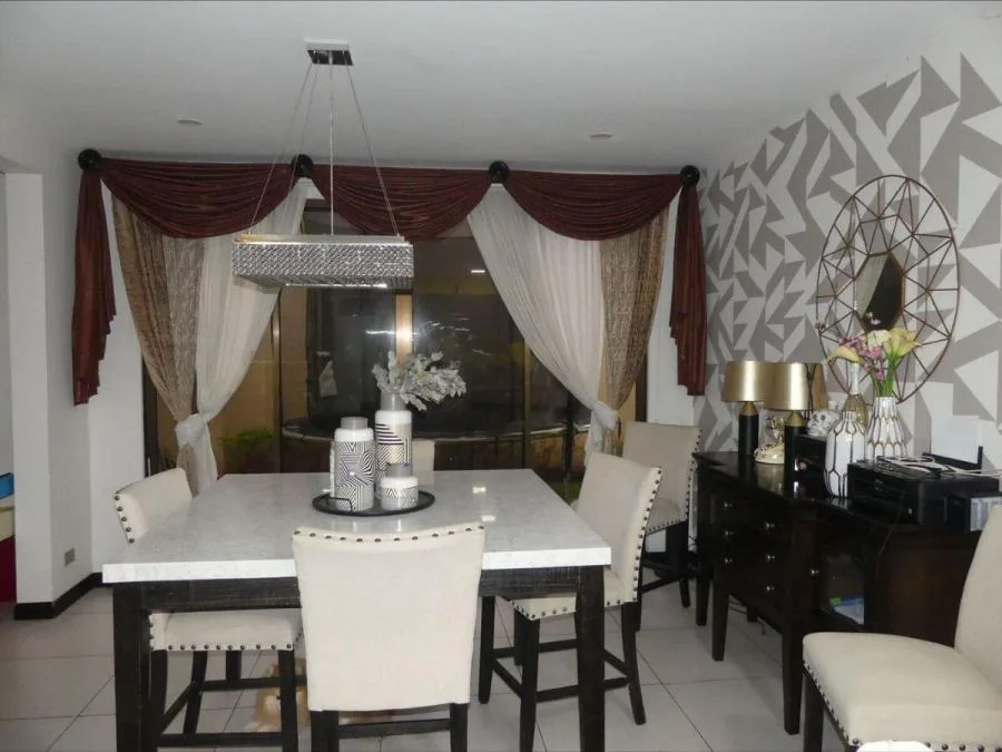 Venta de Casa en San Rafael de Escazu. RAH 25-1213 - Venta en Escazú