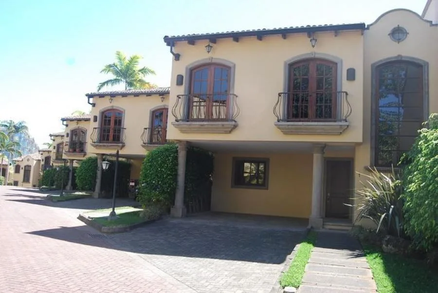 Venta de Casa en Escazú, San José. - Venta en Escazú