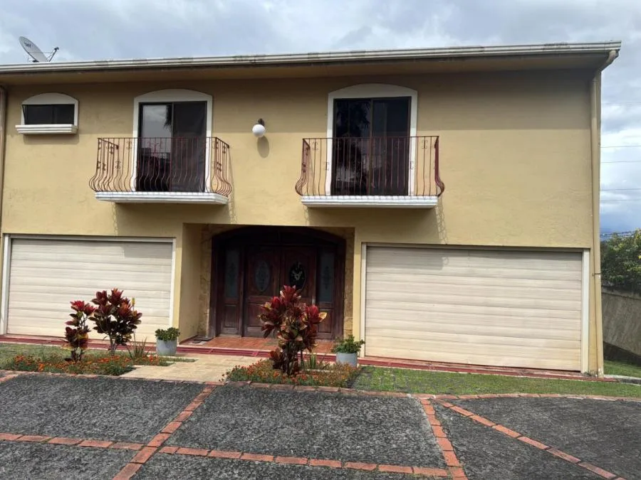 CASA EN VENTA EN ESCAZU, MLS #26-1085 - Venta en Santa Ana