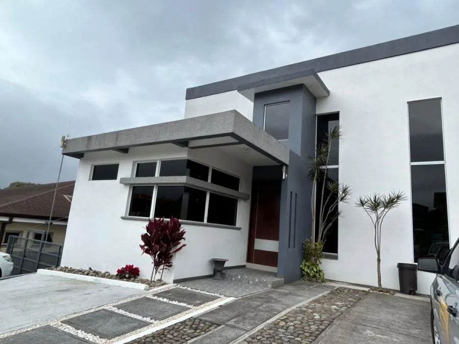 CASA EN VENTA , SAN ISIDRO DE HEREDIA, Cod#23-2591 - Venta en San Isidro