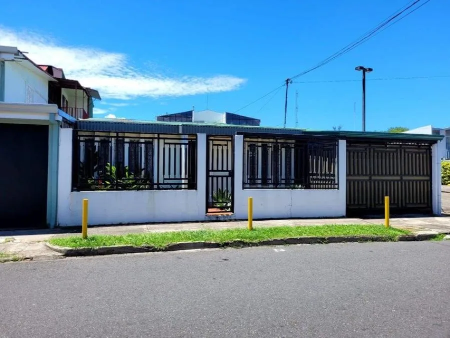 Venta de Casa en Tibás, San José. RAH 25-557 - Venta en Tibás
