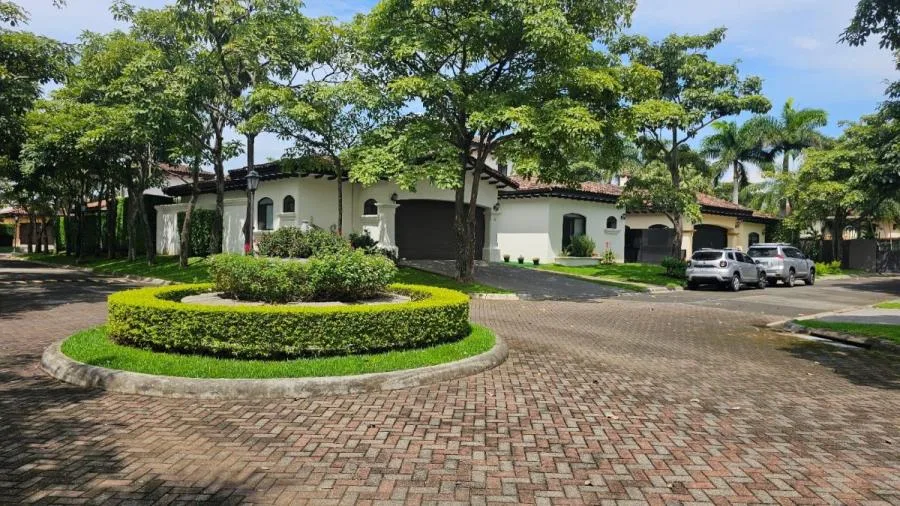 Venta de casa en Lindora Pozos Santa Ana - Venta en Pozos