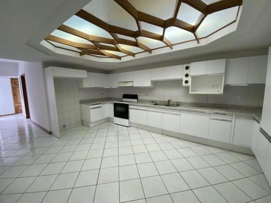 VENTA de exclusivo apartamento ubicado en San Rafael de Escazu //25-184 - Venta en Escazú