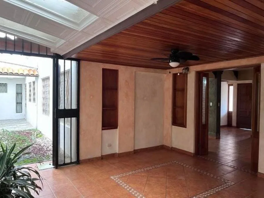 Casa en Alquiler cerca de Escuelas Ubicada en San Jose, Moravia - Alquiler / Renta en Moravia